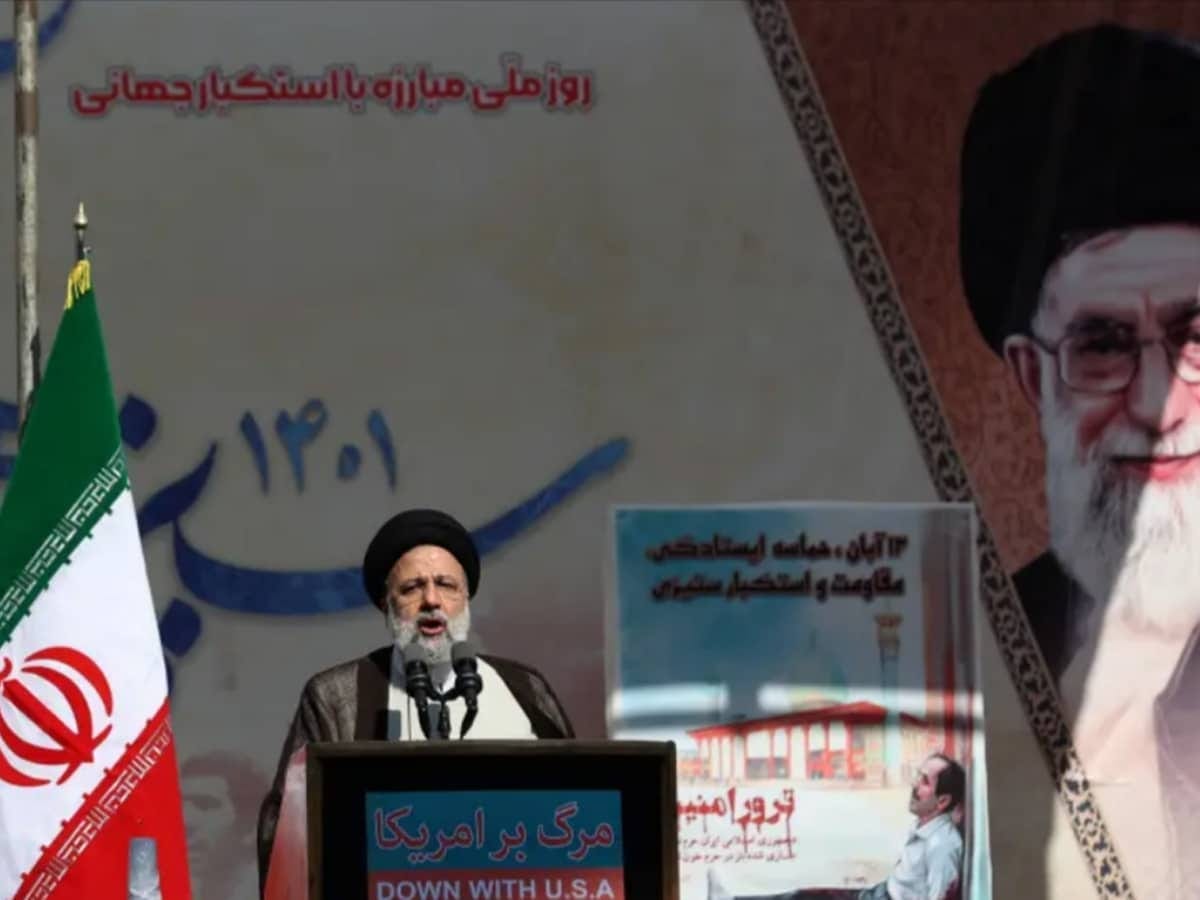 Макрон предупредил иранского лидера Раиси о последствии поставок беспилотников в Россию