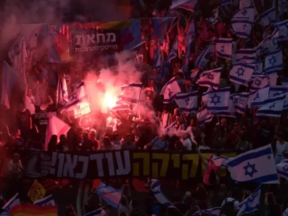 Израильские протестующие провели 24-ю еженедельную демонстрацию против судебной реформы