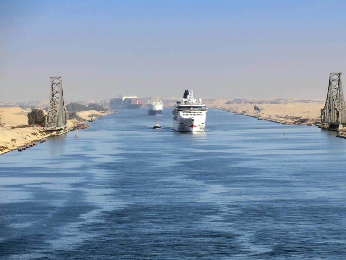 Суэцкий канал сообщает о рекордных доходах в размере 9,4 млрд долларов, ссылаясь на войну в Украине и проекты развития