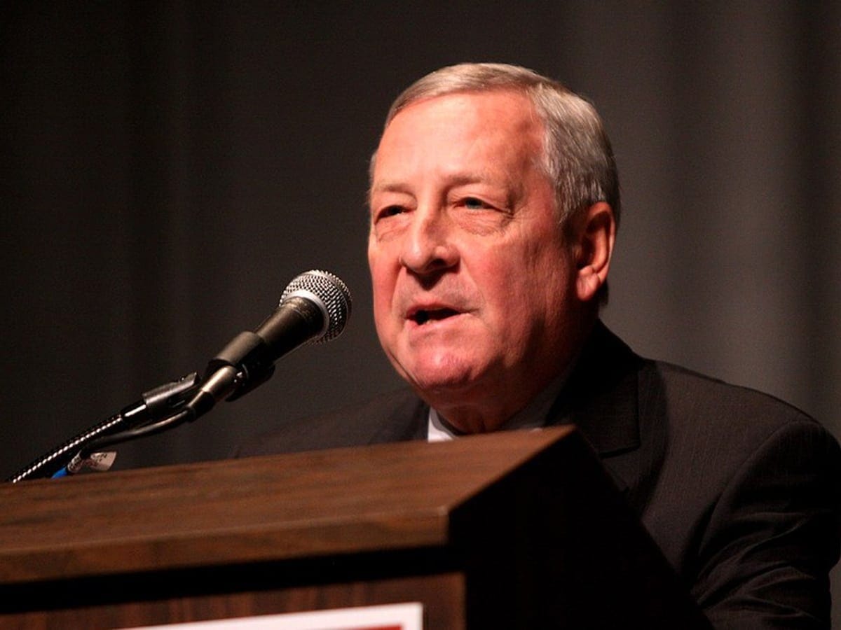 Российские СМИ нашли еще одного американца, разоблачающего «коварные планы США» — это антисемит, сравнивший евреев с «крысиным ядом»