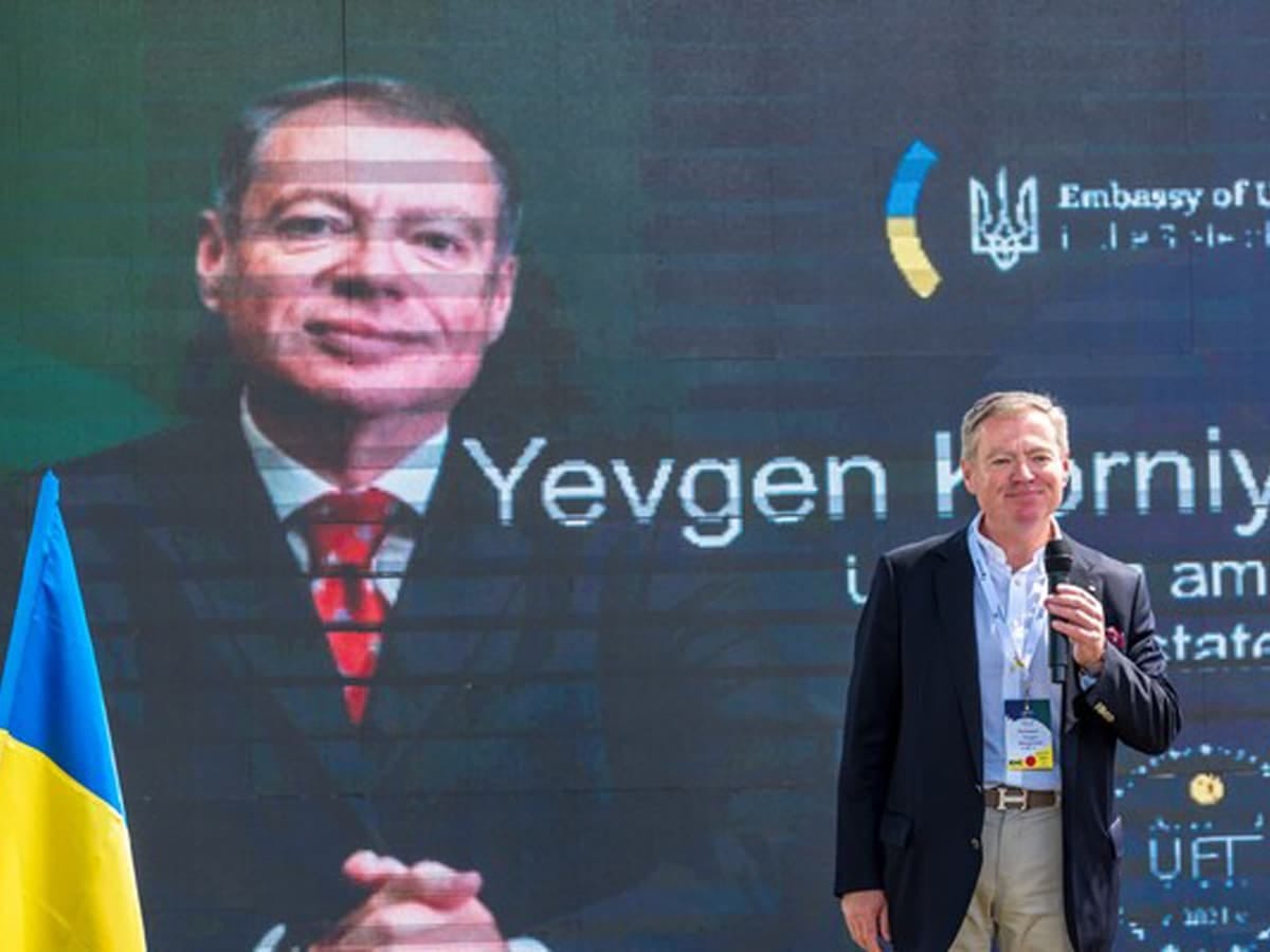 Посол Украины Корнейчук: 5% из 40 тыс? - из этих 40 тысяч значительная часть имела право на репатриацию, поэтому им априори не могло быть отказано во въезде