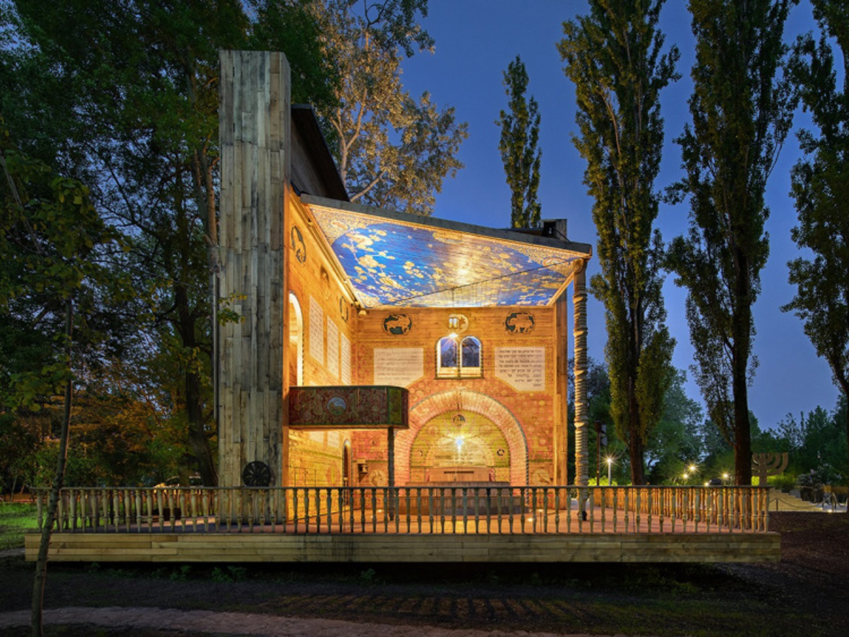 В Бабьем Яру (Киев, Украина) каждую пятницу проходит особая церемония открытия символической синагоги (видео)