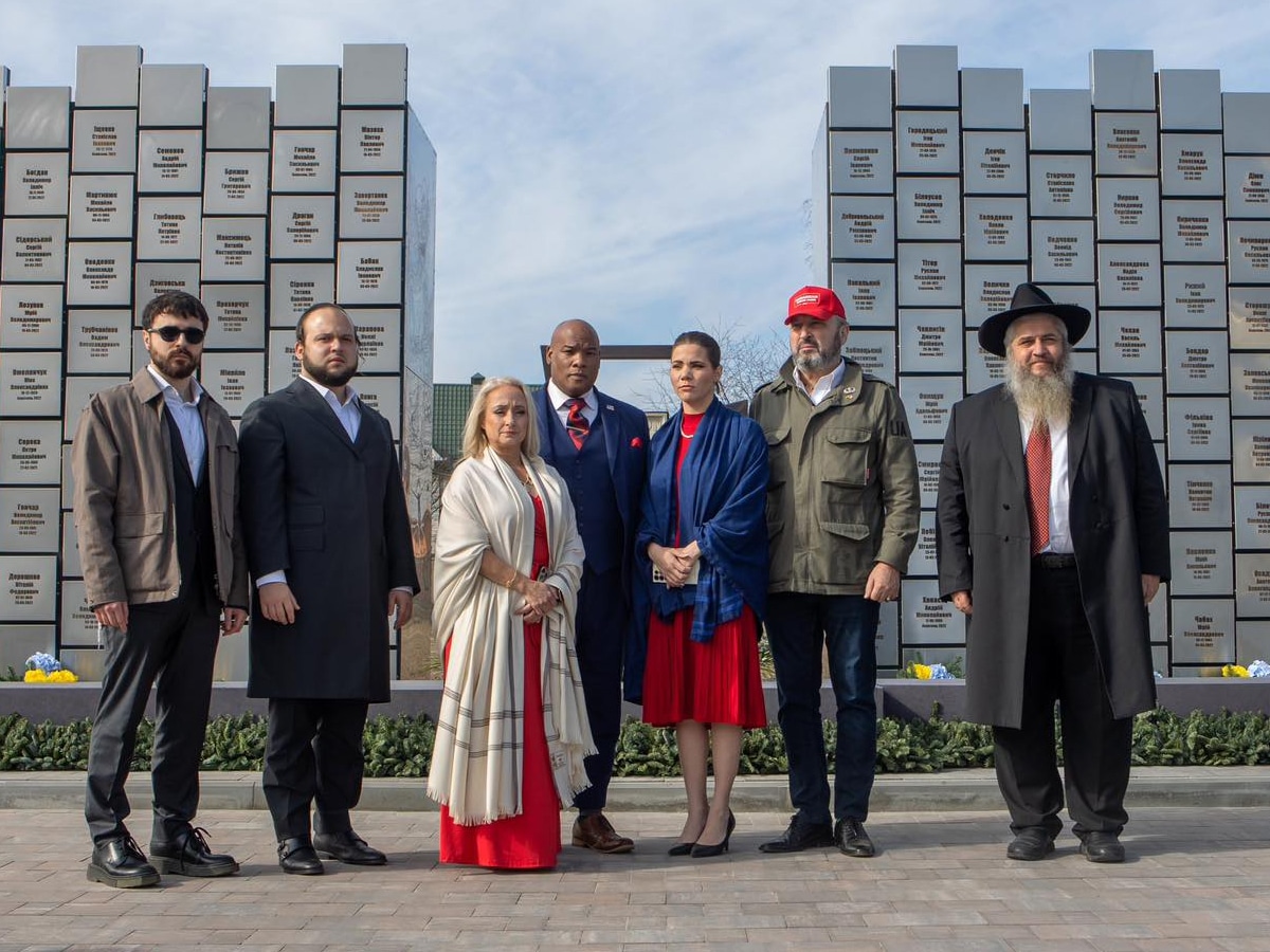 В 3-ю годовщину освобождения Бучи от российских оккупантов: духовный советник Трампа пастор Марк Бернс посетил Украину по приглашению Главного раввина Украины Моше Асмана НАновости новости Израиля