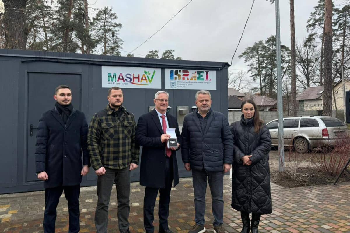 Израиль передал Украине установку очистки воды для школы и детского сада в Ворзеле: помощь в условиях войны