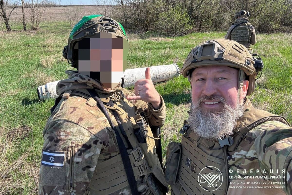 Песах на передовой в Украине: как еврейский капеллан привез свет праздника украинским защитникам